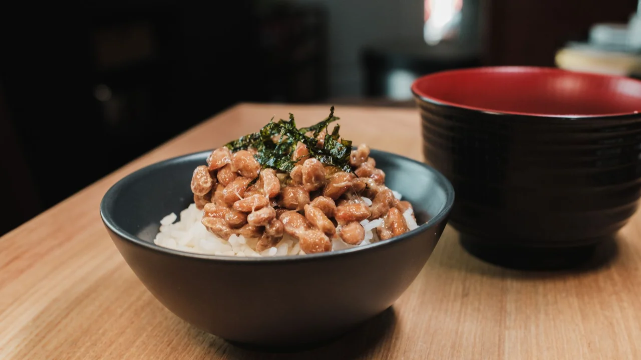 緑茶や大豆製品などポリフェノールを含む食品